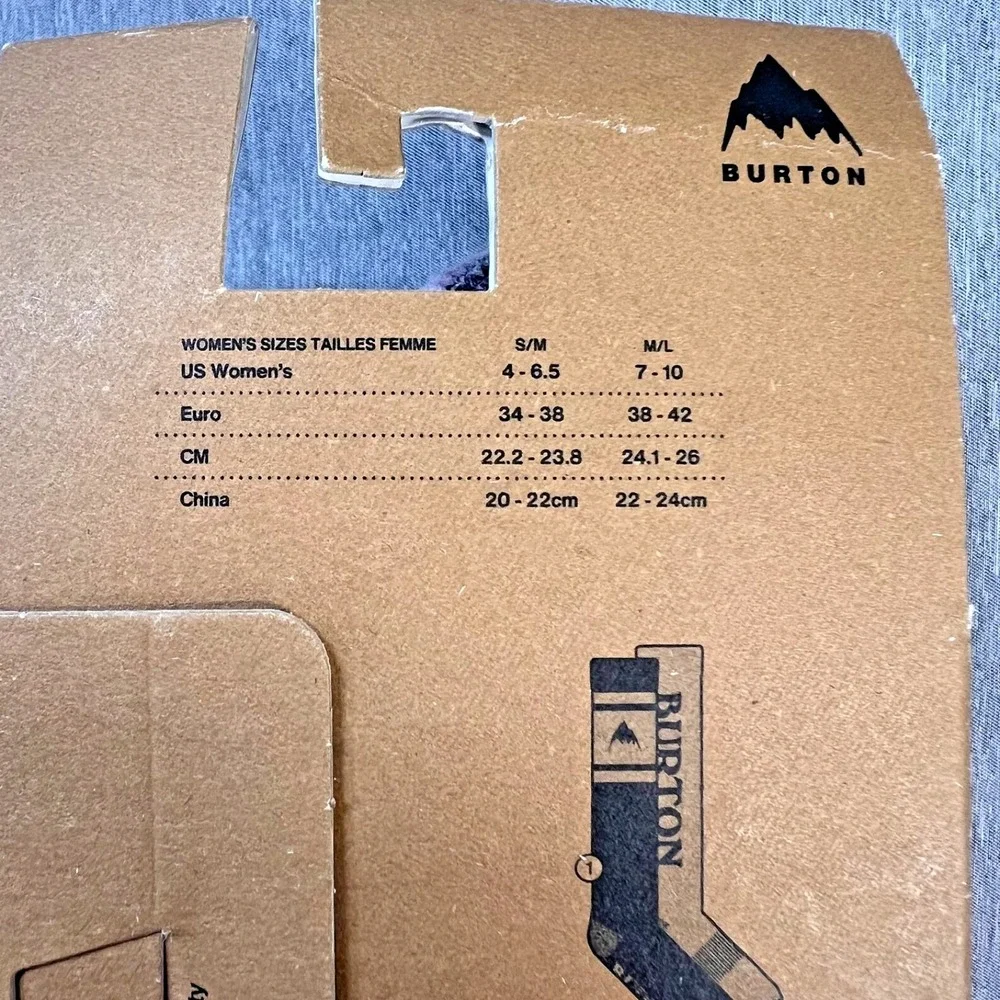 2 pack Burton Womens Weekend Midweight Socks Elderberry Size M/L Ski Hiking Snow